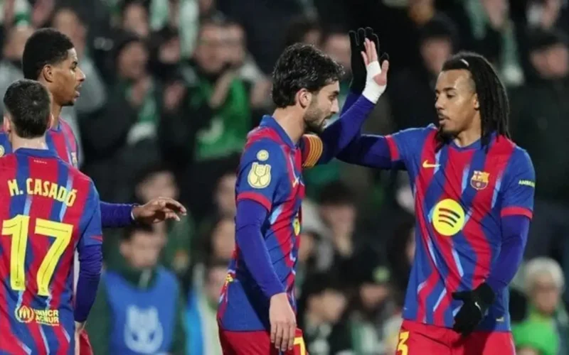 صفقة تبادلية مرتقبة.. ليفربول يستهدف ضم نجم برشلونة لتعويض رحيل الغيني كوناتي